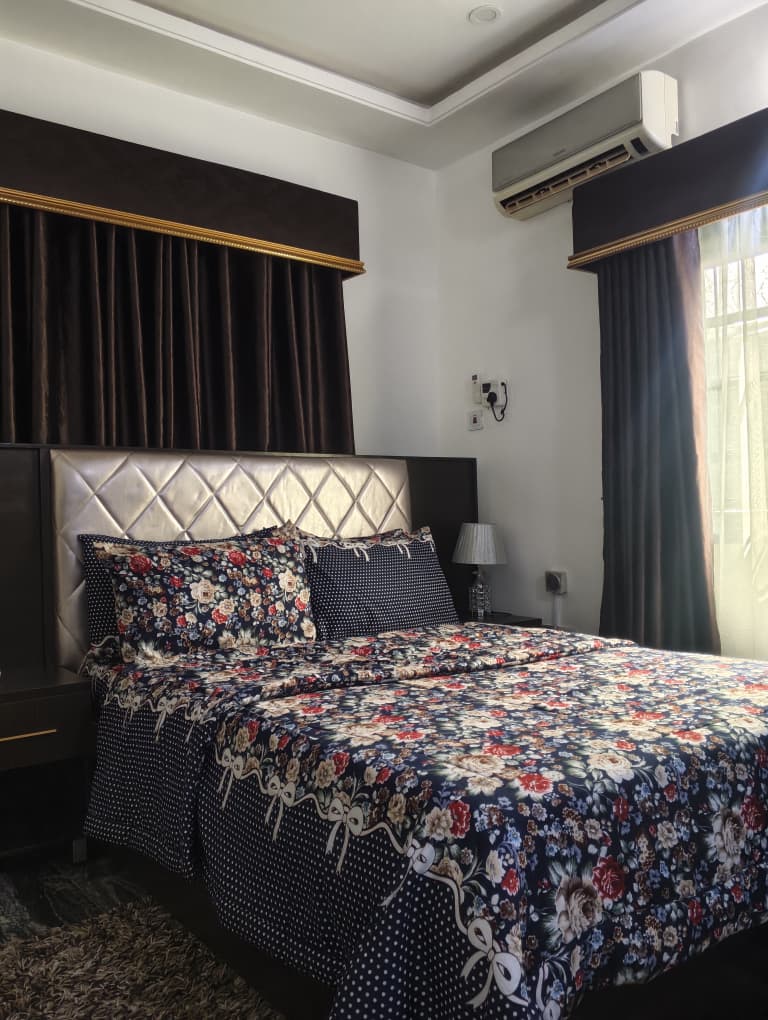 ROOM 109